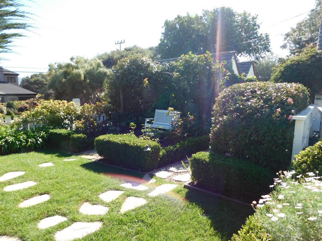 Lincoln Green Inn Carmel-by-the-Sea Exterior photo