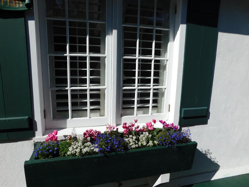 Lincoln Green Inn Carmel-by-the-Sea Exterior photo