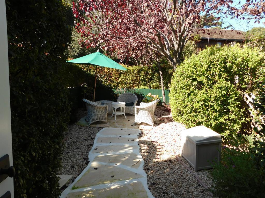 Lincoln Green Inn Carmel-by-the-Sea Exterior photo